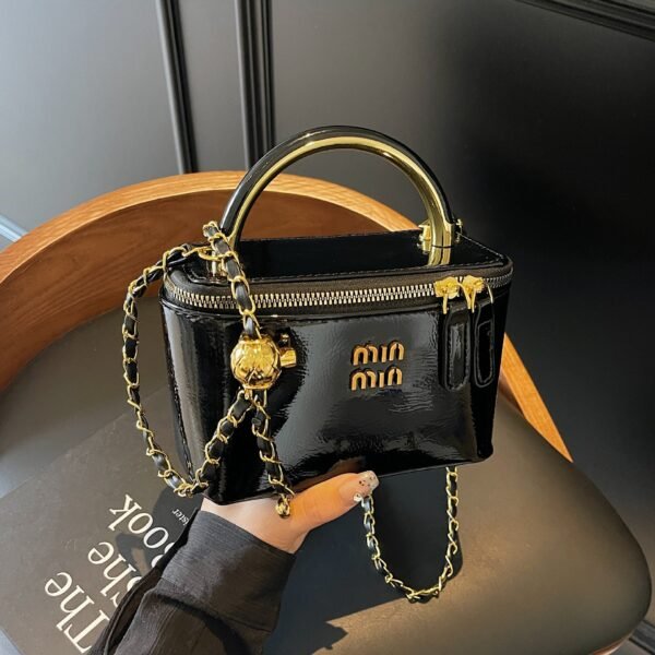 Retro Oil Wax Leather Portable Box Bag Handbags Fashionable Versatile Mi.U Shoulder Bag Chain Small Square Bag