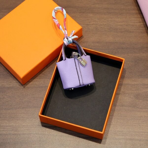 The New Mini Handbag Premium Earphone Cover Is Suitable For Air Por3 Pendant Pendant Bluetooth Protective Case Leather.