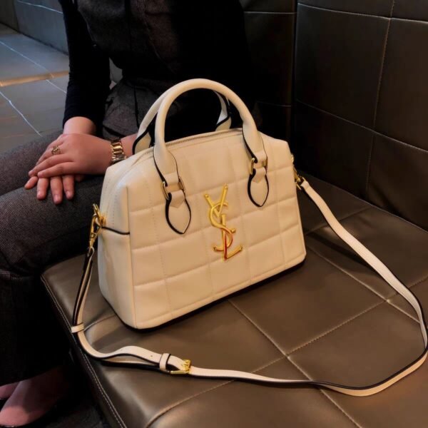 2026 New Niche Design High-End Pillow Bag Leather Handbag Versatile Diamond Single Shoulder Messenger Bag Bag Women