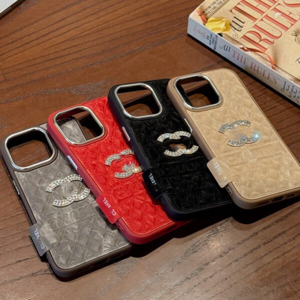 Flash diamond snow mountain velvet embossing tide brand is suitable for iPhone17Promax and leather Apple mobile phone case