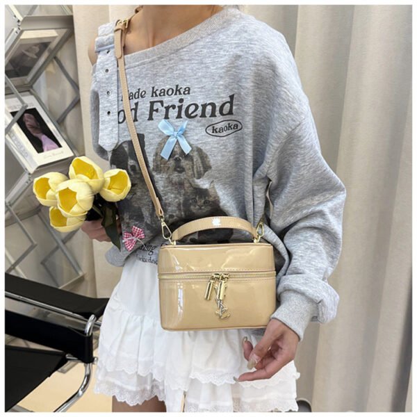 Retro Light Luxury Poplar Forest Box Bag Portable Women Commuter Small Square Bag Niche High-End Tide Single Shoulder Messenger Bag