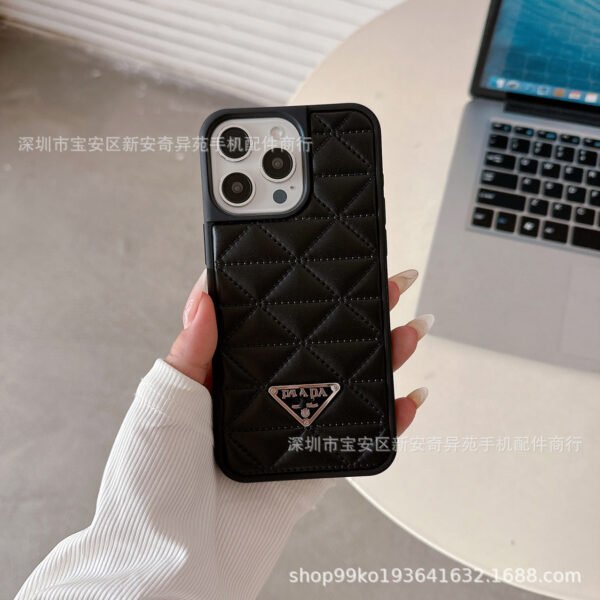 Lambskin Embossed Rhombus Premium Sense Light Luxury Trendy Brand Suitable For IPhone17Promax Anti-Drop Apple Phone Case