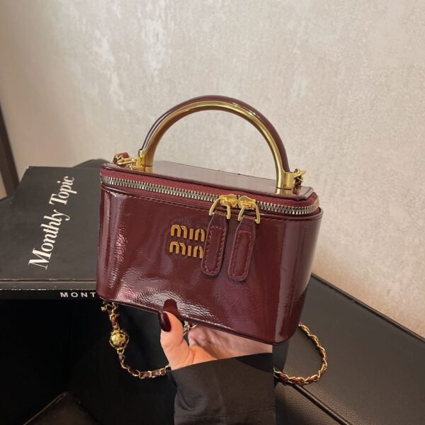 Retro Oil Wax Leather Portable Box Bag Handbags Fashionable Versatile Mi.U Shoulder Bag Chain Small Square Bag
