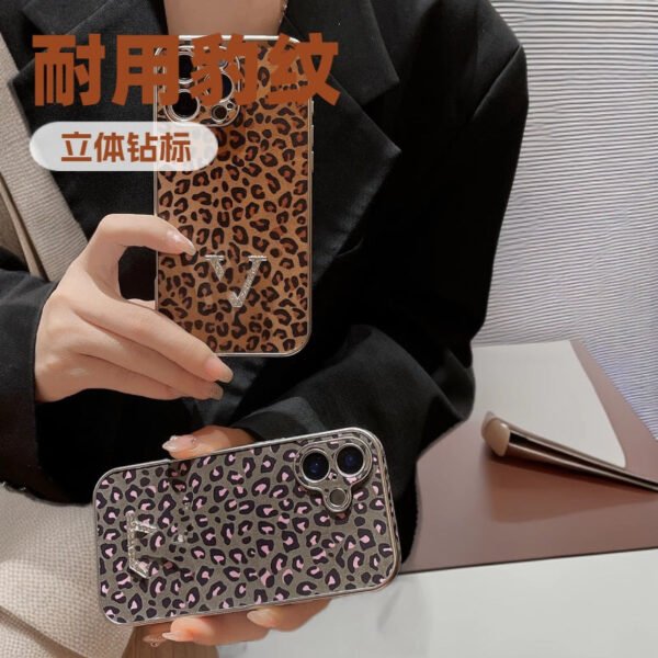 Applicable to Apple 17Promax advanced sense leopard print all-inclusive tide brand explosion and iPhone16 mobile phone case