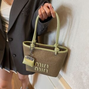 High-End Niche Handbag, Miu Female New Fashion And Versatile Mother Cabbage Basket Crossbody Bag