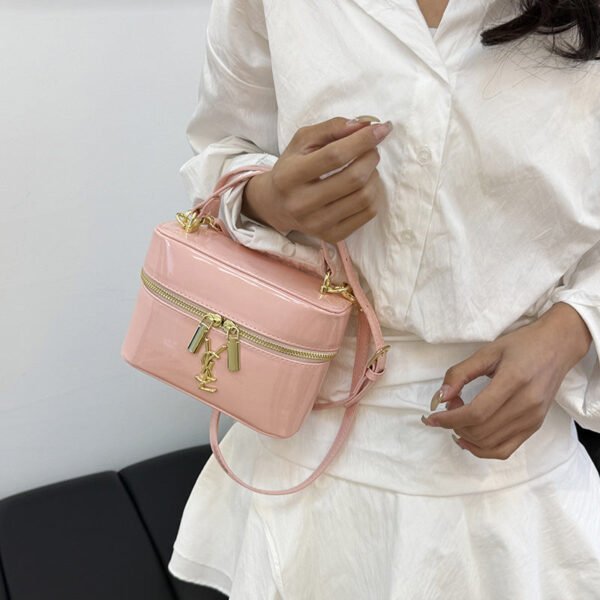 Retro Light Luxury Poplar Forest Box Bag Portable Women Commuter Small Square Bag Niche High-End Tide Single Shoulder Messenger Bag