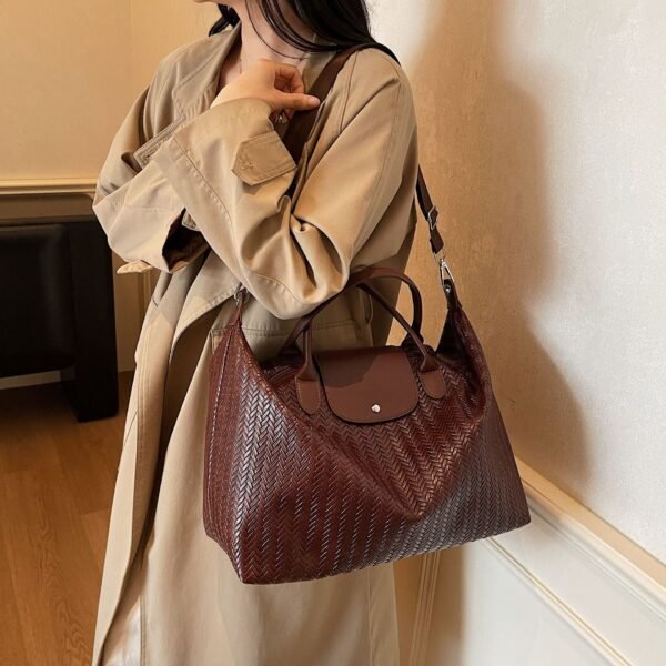 Retro Dragon Bags Large-Capacity Outdoor Travel Herringbone Sports Fitness Bag Trendy Cool Shoulder Messenger Bag