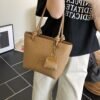 High-End Texture Retro Miu Bucket Bag Versatile Light Luxury Commuter Mother-In-Law Bag Large Capacity One-Shoulder Tote Bag