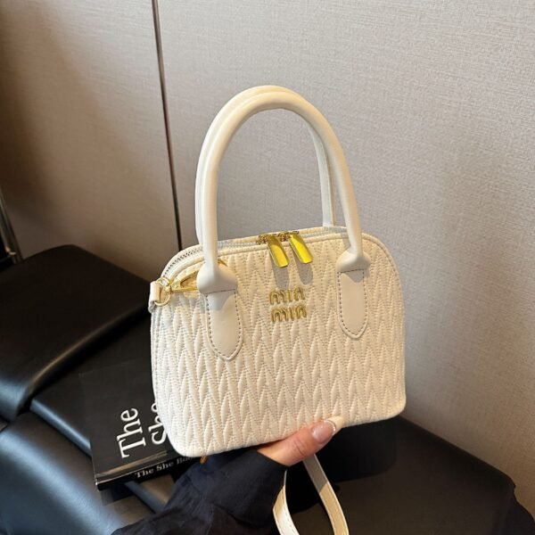 Light Luxury Rhombus Miu Handbag Women’S Commute Premium Exquisite Shoulder Messenger Bag Bag Versatile Shell Bag