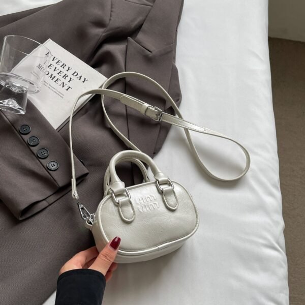 New Oily Skin Mini Handbag Bag Niche Lipstick Bag Crossbody Min Bowling Bag Women’S Bag