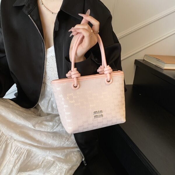 Light Luxury Miu Vegetable Basket Bag Women’S New Premium Handbag Spring Casual Versatile Shoulder Messenger Bucket Bag