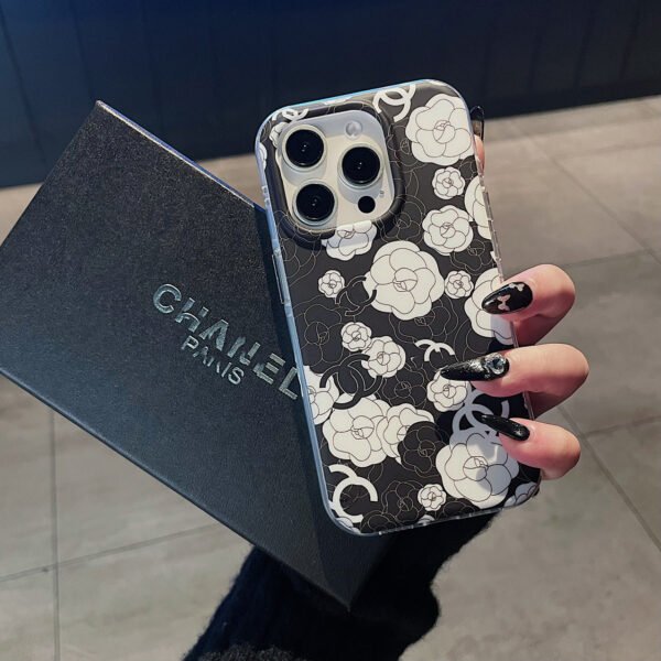 High-end light luxury camellia tide brand small fragrance suitable for iPhone17Promax and Apple 17 mobile phone case