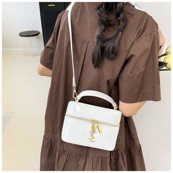 Retro Light Luxury Poplar Forest Box Bag Portable Women Commuter Small Square Bag Niche High-End Tide Single Shoulder Messenger Bag