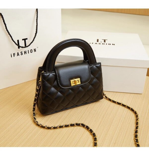 2026 Spring And Summer New 23k New Handbag Fashion Diamond Shoulder Bag Small Fragrant Kelly Bag Chain Messenger