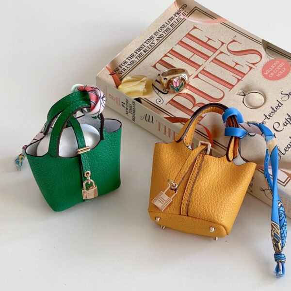 The New Mini Handbag Premium Earphone Cover Is Suitable For Air Por3 Pendant Pendant Bluetooth Protective Case Leather.