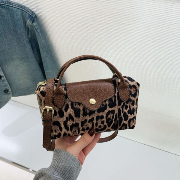 High-End Fashion Handbag Longbaoxiang Niche Personality Leopard Print Splicing Versatile Single Shoulder Retro Style Messenger Bag