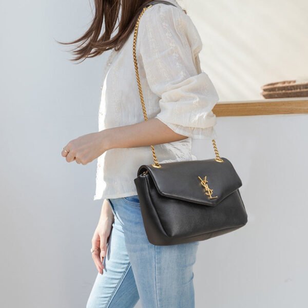 Textured Style Versatile Chain Small Square Bag 2026 New Popular Leather Shoulder Messenger Bag Niche Underarm Bag Women