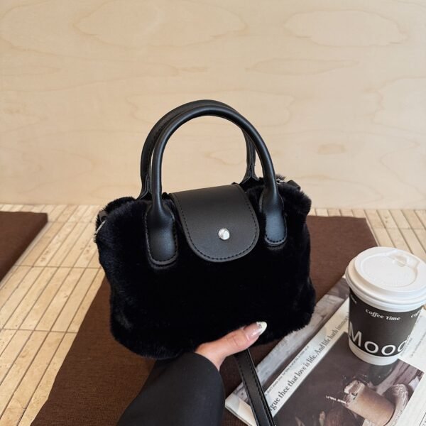 Light Luxury Plush Dragon Bags Xiang Handbag Women’S Retro Splicing Trend Shoulder Messenger Bag Casual Versatile Plush Bag