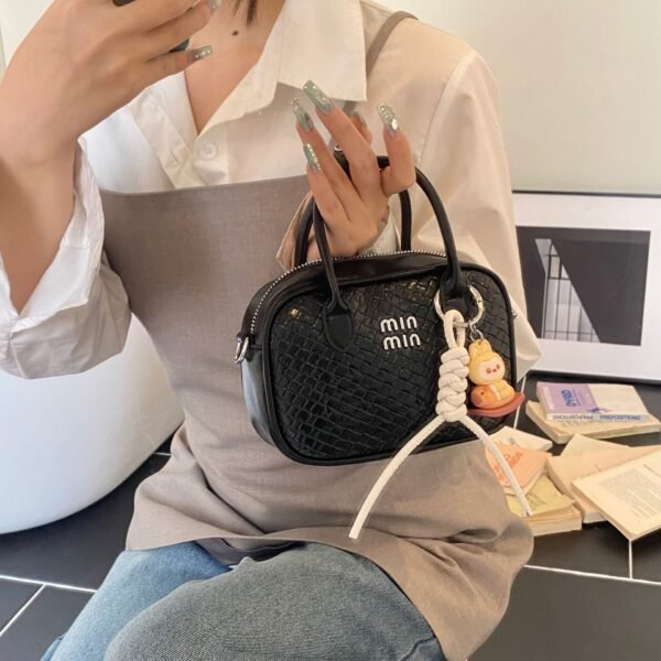 Niche Design Bowling Handbag Bag Women’S Bags Woven Shoulder Tide Pillow Bag Boston Small Square Bag