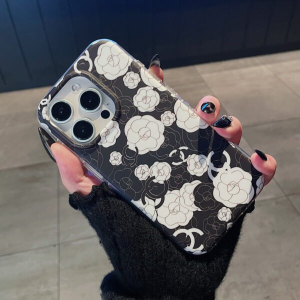 High-end light luxury camellia tide brand small fragrance suitable for iPhone17Promax and Apple 17 mobile phone case