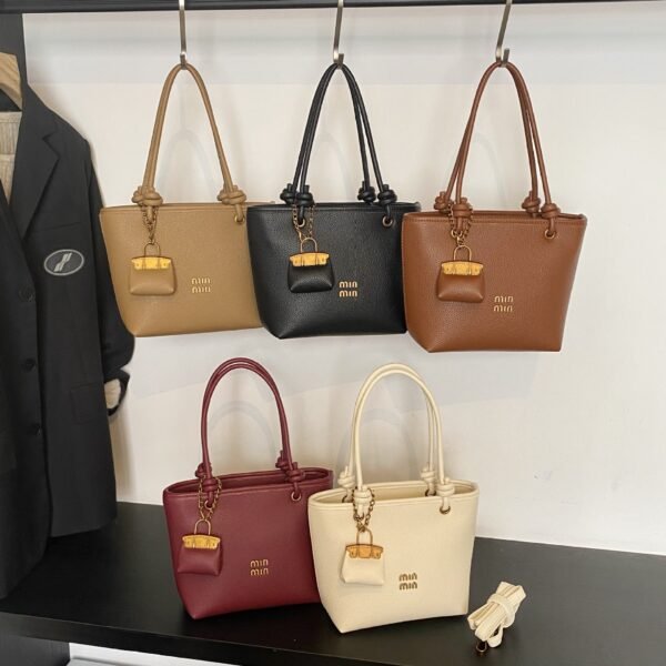 High-End Texture Retro Miu Bucket Bag Versatile Light Luxury Commuter Mother-In-Law Bag Large Capacity One-Shoulder Tote Bag