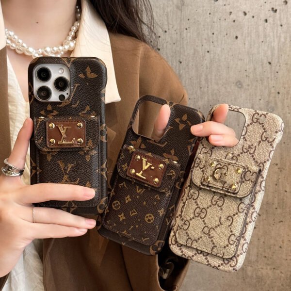 Leather Buckle Protective Case Is Suitable For IPhone17ProMax Card Bag, Tide Brand, Apple 16 Mobile Phone Case, Light Luxury Style.