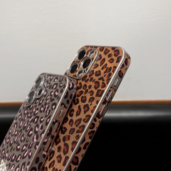 Applicable to Apple 17Promax advanced sense leopard print all-inclusive tide brand explosion and iPhone16 mobile phone case