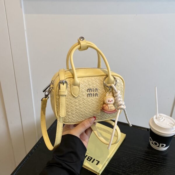 Niche Design Bowling Handbag Bag Women’S Bags Woven Shoulder Tide Pillow Bag Boston Small Square Bag