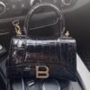 Bag 2026 New Leather Bag High-End Handbag Women’S High Version Crocodile Pattern Hourglass Bag Messenger Bag