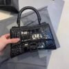 Bag 2026 New Leather Bag High-End Handbag Women’S High Version Crocodile Pattern Hourglass Bag Messenger Bag