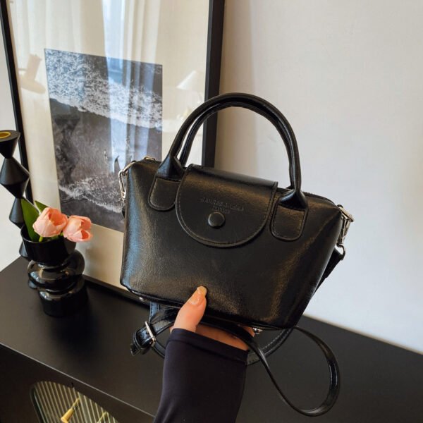 High-End Pleated Texture Handbag Women’S Niche Design Dragon Bags Xiang Commuter Messenger Bag Versatile Shoulder Bag