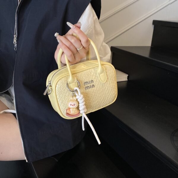 Niche Design Bowling Handbag Bag Women’S Bags Woven Shoulder Tide Pillow Bag Boston Small Square Bag