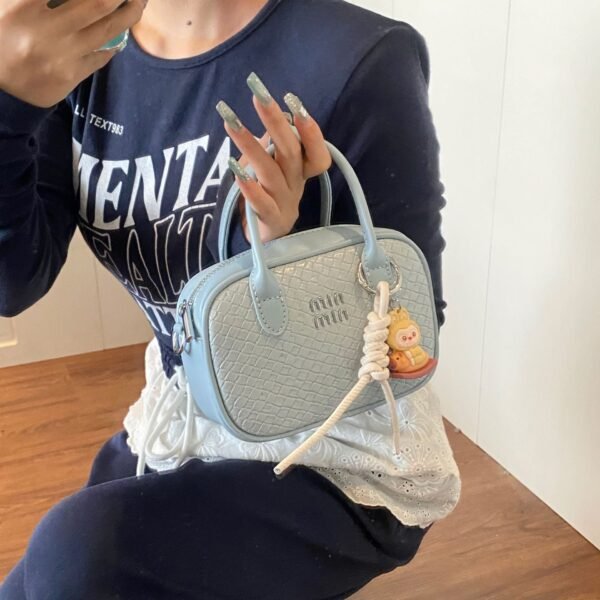 Niche Design Bowling Handbag Bag Women’S Bags Woven Shoulder Tide Pillow Bag Boston Small Square Bag