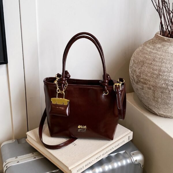 Premium Miu Retro Handbag Cross-Border Trendy And Versatile Commuter Shoulder Messenger Bag Light Luxury Style Fashion Bucket Bag