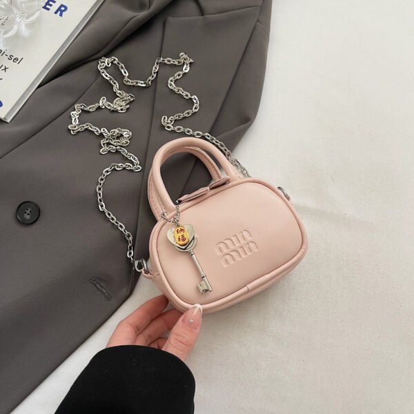 Niche Fashion Portable Bowling Bag Women’S Early Spring New Simple Mi.U Shoulder Bag Premium Messenger Bag