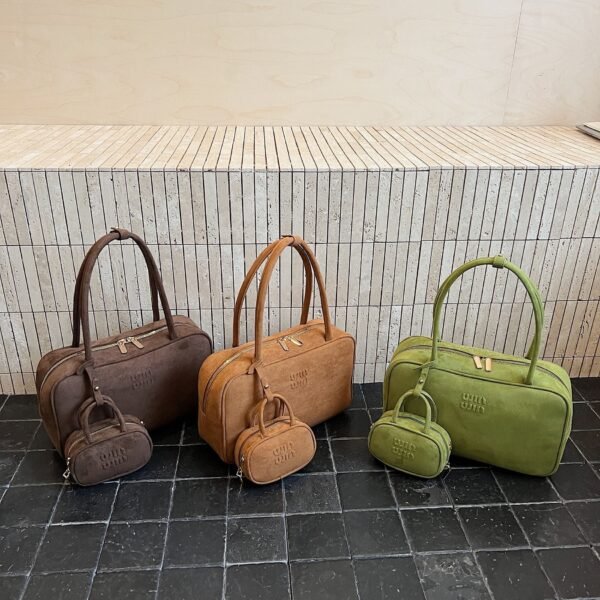 Vintage Suede MIU Shoulder Bag Bag Texture Women’S Handbag Bowling Ball Mother Bag Niche Pillow Bag