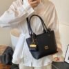 High-End Texture Retro Miu Bucket Bag Versatile Light Luxury Commuter Mother-In-Law Bag Large Capacity One-Shoulder Tote Bag