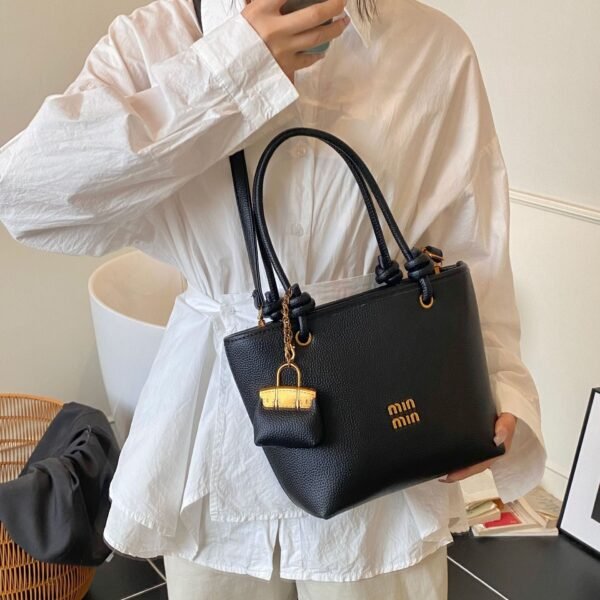 High-End Texture Retro Miu Bucket Bag Versatile Light Luxury Commuter Mother-In-Law Bag Large Capacity One-Shoulder Tote Bag